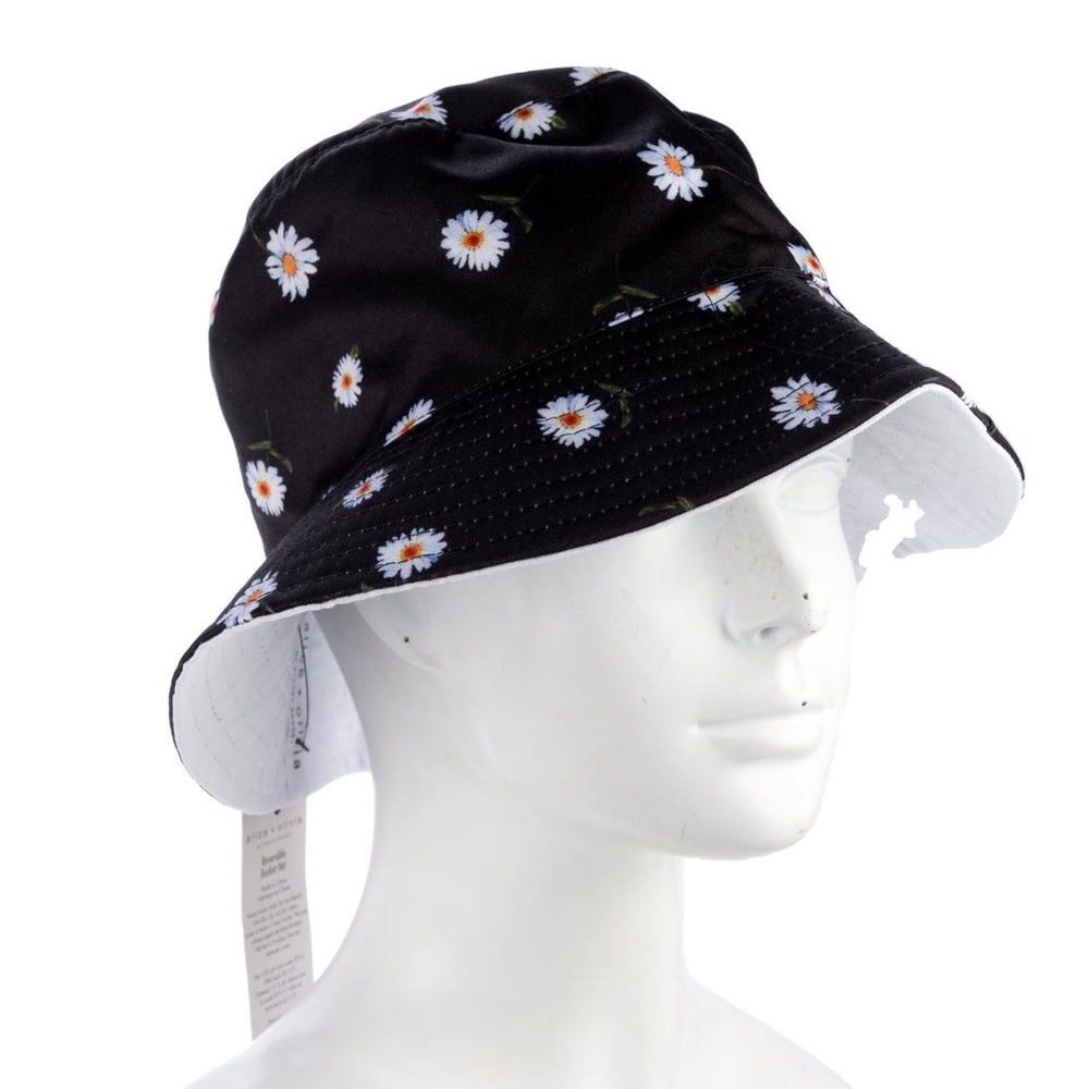 NWT ALICE + OLIVIA
Reversible Bucket Hat - Picture 1 of 3